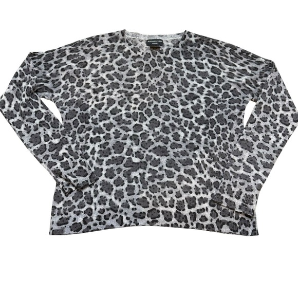 Sutton Studio 100% Cashmere Sweater Size L Snow Leopard Gray Black - Picture 1 of 12